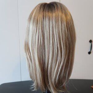 Envy/Estetica Blonde synthetic Women's Hair Wig Bob style